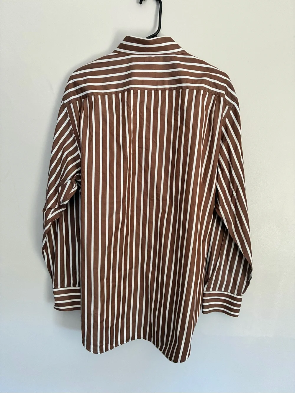 Banana Republic Men’s large Brown & White Stripe Button-Up Shirt 100 % cotton